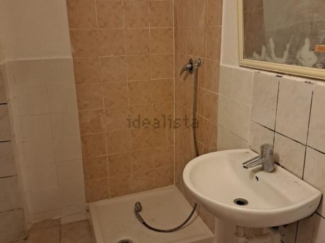 Locale in vendita di 100 m² in Via Primo Settembre, 8