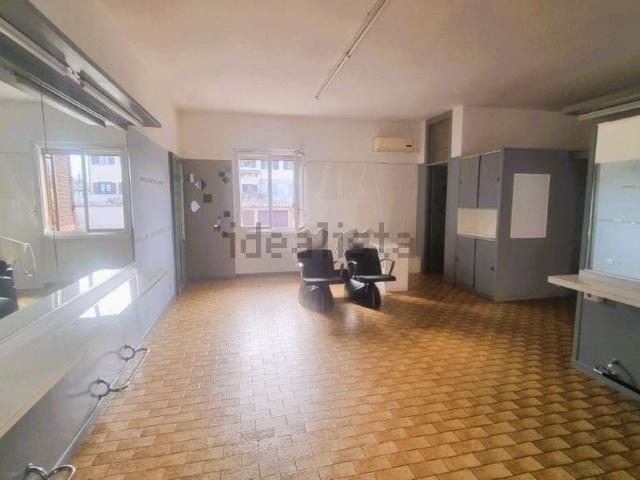 Locale in vendita di 100 m² in Via Roma