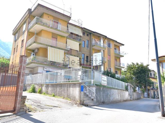 Locale in vendita di 100 m² in Via Roma, 89