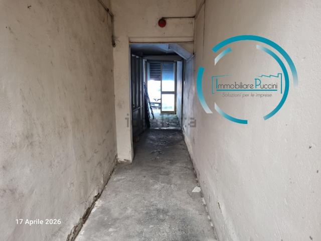 Locale in vendita di 30 m² in Via Roma, 100