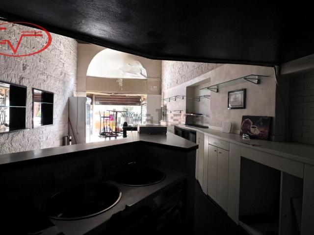 Locale in vendita di 100 m² in Via Roma