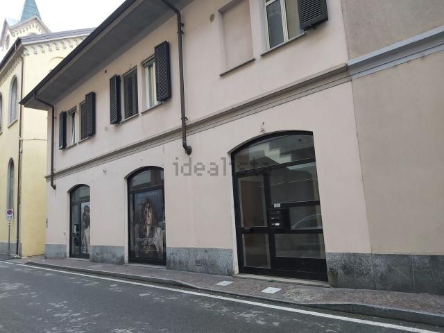 Locale in vendita di 100 m² in Via Roma, 1