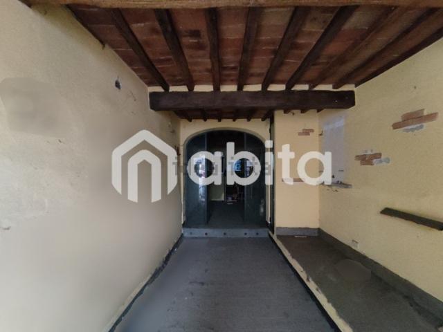 Locale in vendita di 100 m² in Via Rosai