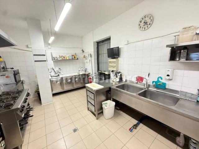 Locale in vendita di 100 m² in Via Regina Margherita