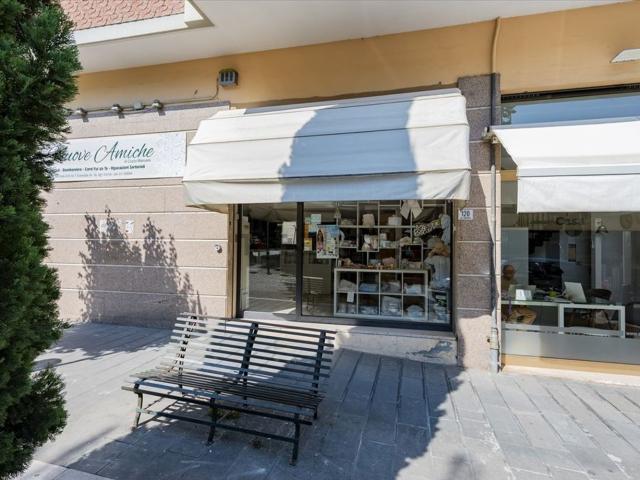 Locale in vendita di 100 m² in Via Torquato Scaraviglia