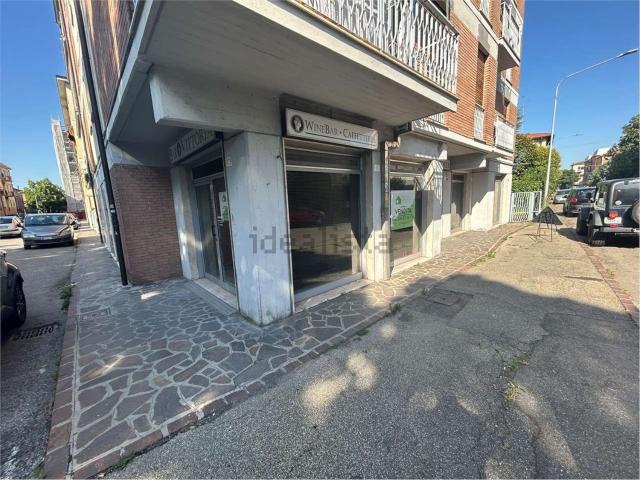Locale in vendita di 100 m² in Via Tamburini Fortunato