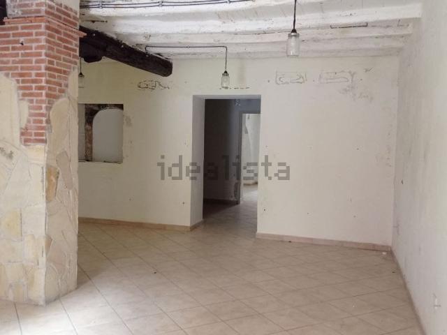 Locale in vendita di 100 m² in Via Umberto I°