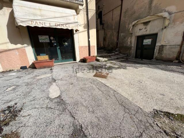 Locale in vendita di 100 m² in Viale Tenente Italo D&apos Eramo