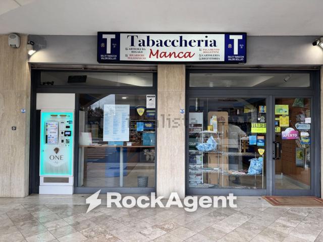 Locale in vendita di 100 m² in Viale Aldo Moro, 33