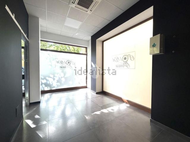Locale in vendita di 100 m² in Viale Aurelio Saffi, 19