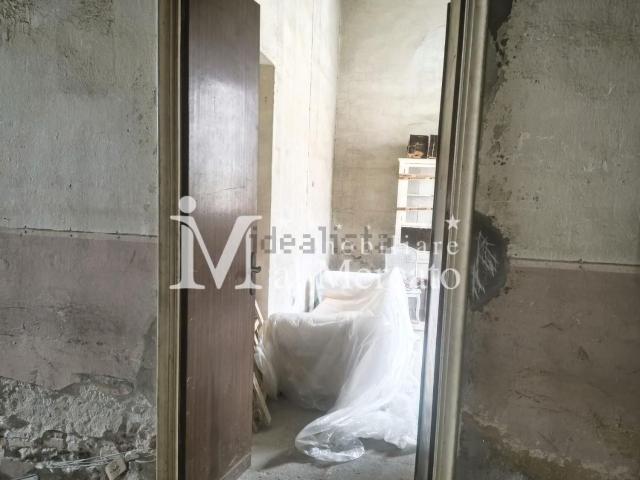 Locale in vendita di 100 m² in Viale Camillo Benso Cavour
