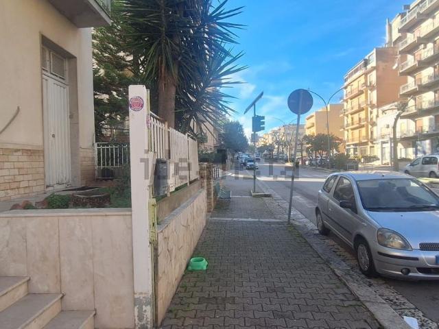 Locale in vendita di 100 m² in Viale Europa