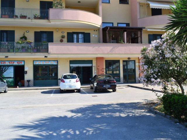 Locale in vendita di 100 m² in Viale Generoso Iodice