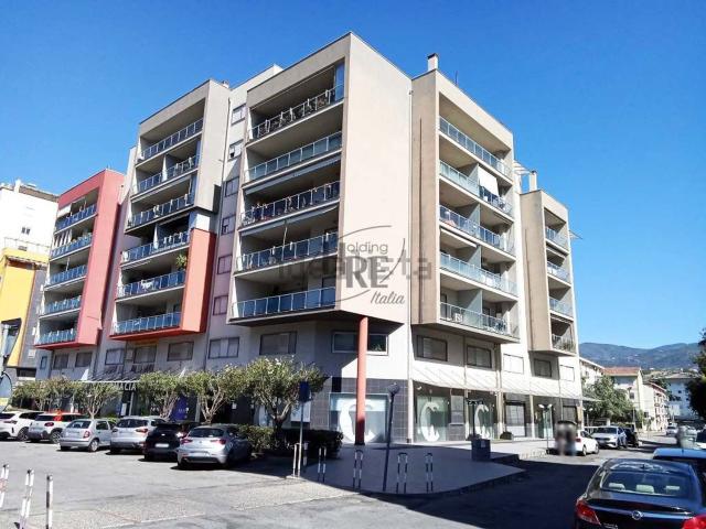 Locale in vendita di 100 m² in Viale Giacomo Mancini, 154