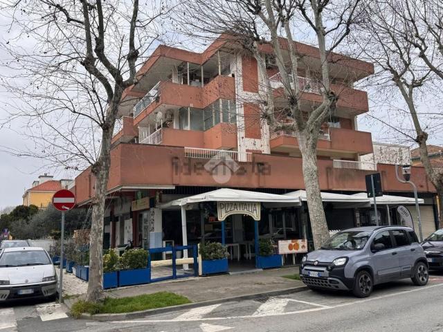 Locale in vendita di 100 m² in Viale Guglielmo Marconi, 33