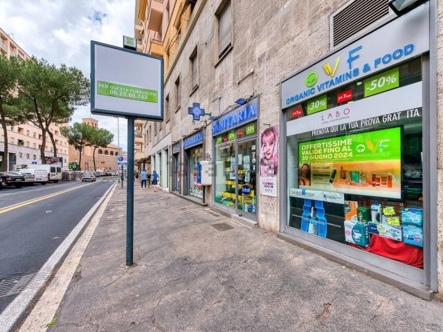 Locale in vendita di 100 m² in Viale Libia, 30