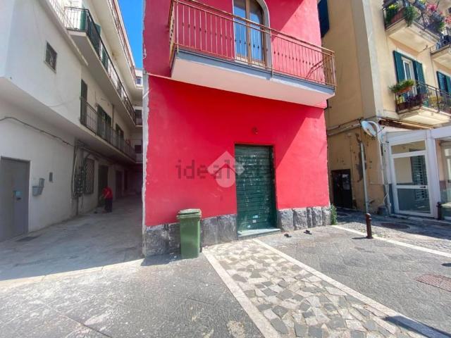 Locale in vendita di 100 m² in Corso Umberto I, 87