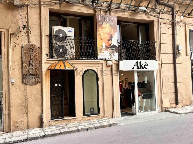 Locale in vendita di 100 m² in Corso Vittorio Emanuele, 12