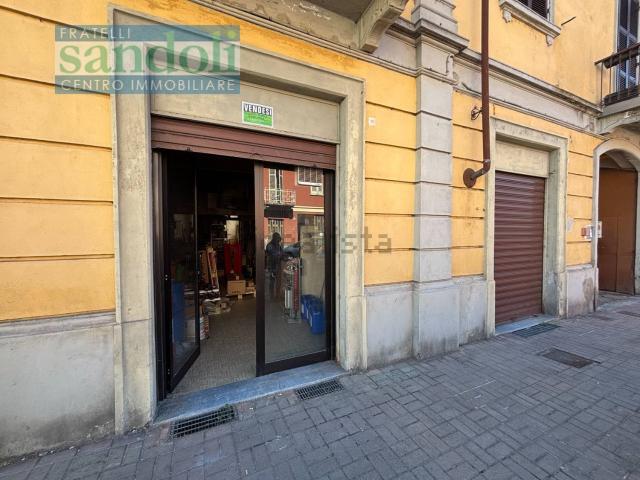 Locale in vendita di 100 m² in Corso Giovanni Randaccio, 30