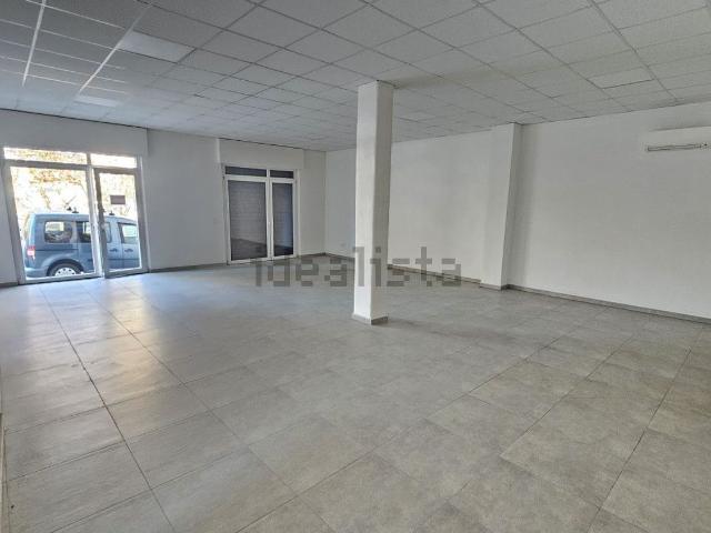 Locale in vendita di 100 m² in Corso Luigi Einaudi, 148