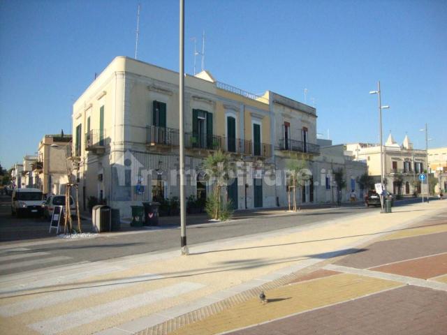 Locale in vendita di 100 m² in Lungomare Cristoforo Colombo, 106