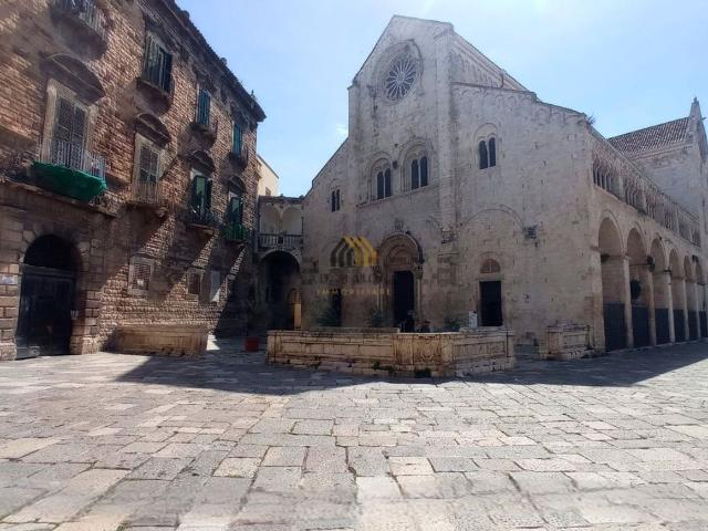Locale in vendita di 100 m² in Piazza Cattedrale