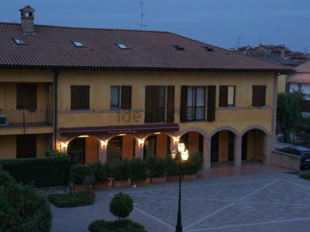 Locale in vendita di 100 m² in Piazza Brivio Sforza, 4