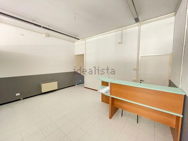Locale in vendita di 100 m² in Piazza G. Carli