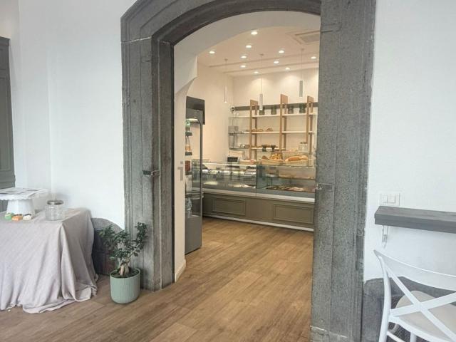 Locale in vendita di 100 m² in Piazza Garibaldi, 28
