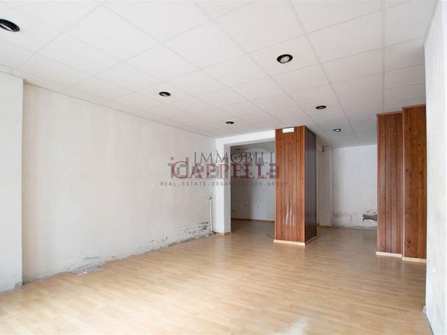 Locale in vendita di 100 m² in Piazza Edoardo Fabbri