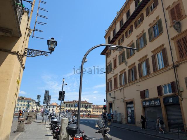 Locale in vendita di 100 m² in Piazza Nazario Sauro