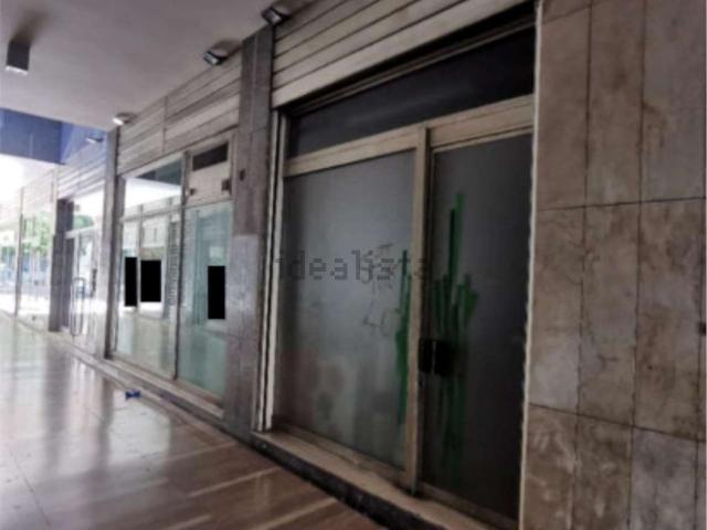 Locale in vendita di 100 m² in Piazza Vittorio Emanuele, 41