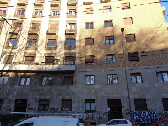 Locale in vendita di 100 m² in Piazzale Gabrio Piola, 4