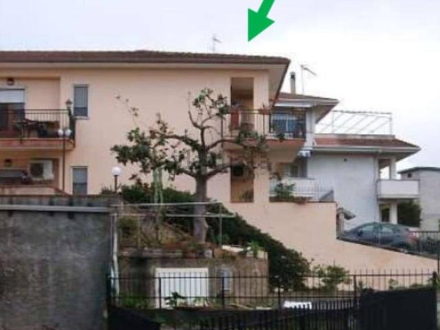 Locale in vendita di 101 m² in Via Giuseppe Fiorillo