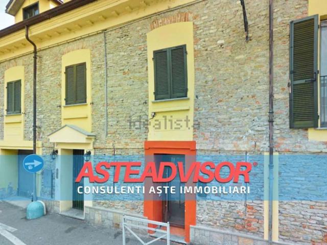 Locale in vendita di 101 m² in Via I Maggio, 27