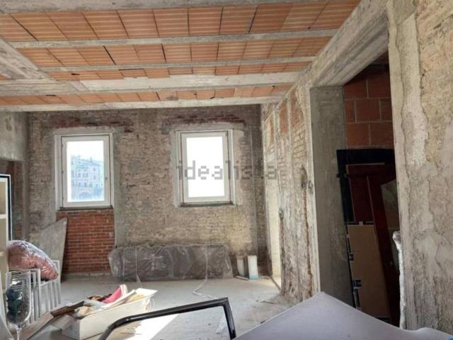 Locale in vendita di 101 m² in Via IV Novembre