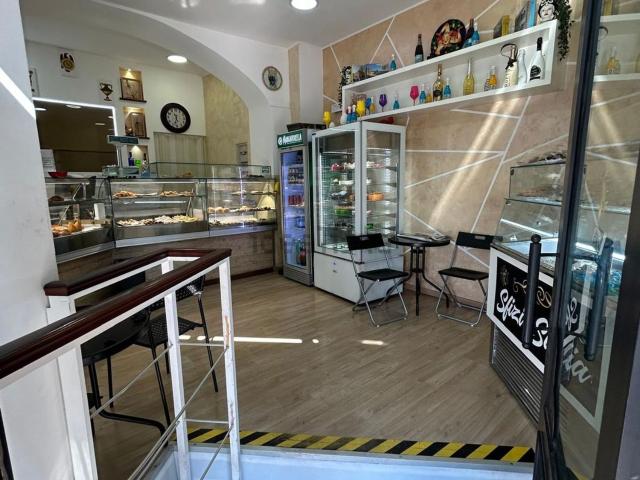 Locale in vendita di 101 m² in Via Timoleone, 68