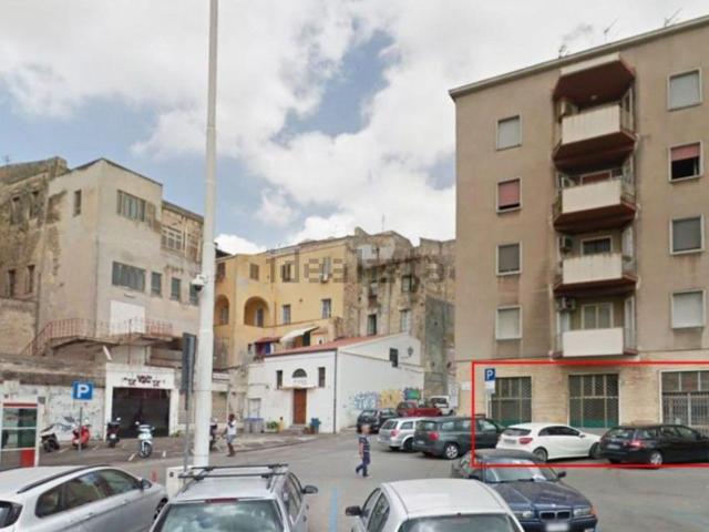 Locale in vendita di 101 m² in Piazza Monsignor Arcangelo Mazzotti, 1