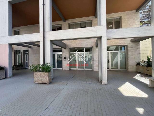 Locale in vendita di 102 m² in Via Campo di Marte