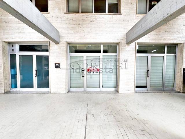 Locale in vendita di 102 m² in Via Campo di Marte, 4
