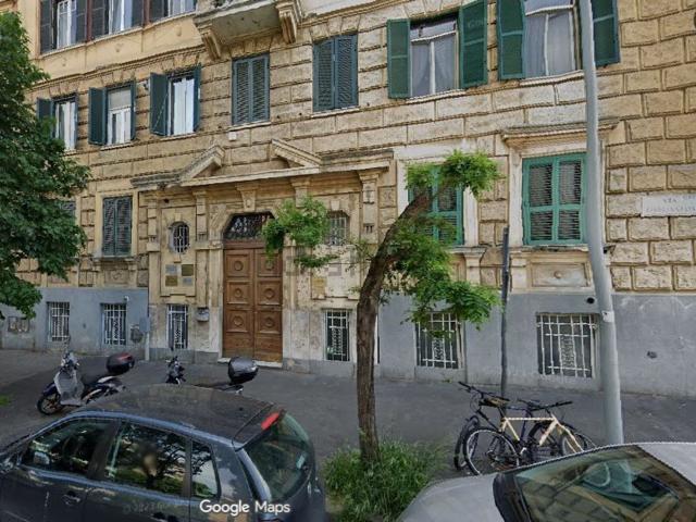 Locale in vendita di 102 m² in Via Dardanelli, 37
