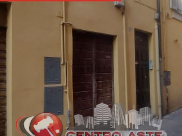 Locale in vendita di 102 m² in Via Lodovico Aminale
