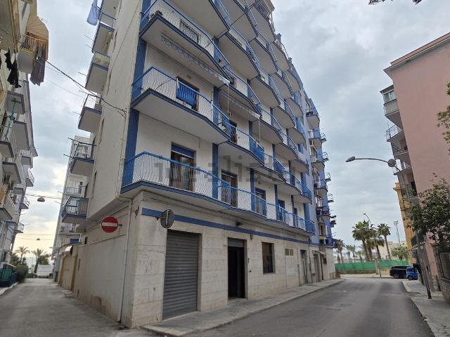 Locale in vendita di 102 m² in Via Mozzillo Iaccarino, 10