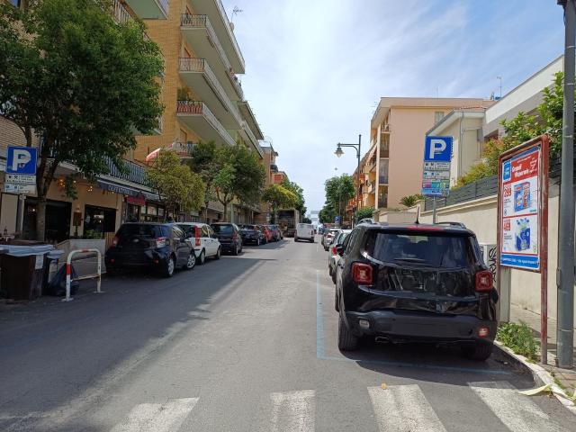 Locale in vendita di 102 m² in Via San Francesco D&apos Assisi
