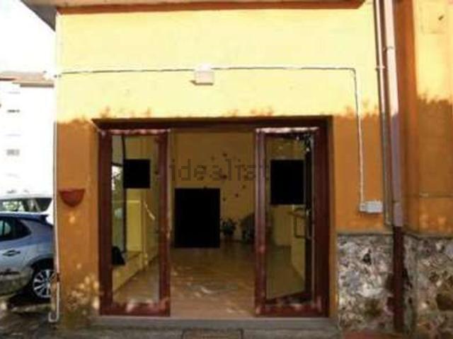Locale in vendita di 102 m² in Via San Vincenzo, 39