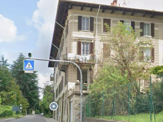 Locale in vendita di 102 m² in Via Sirtori, 28