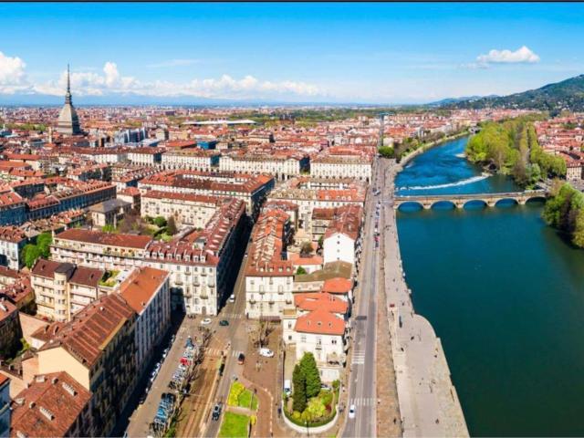 Locale in vendita di 102 m² in Via Vanchiglia, 9
