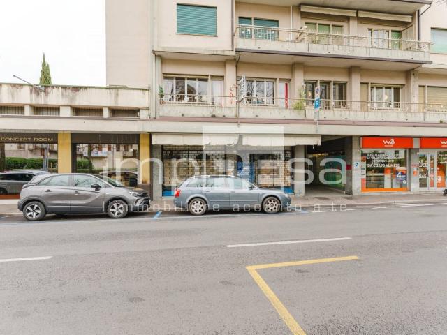 Locale in vendita di 102 m² in Via XI Febbraio