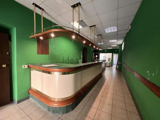 Locale in vendita di 103 m² in Via Angelo Grilli, 14