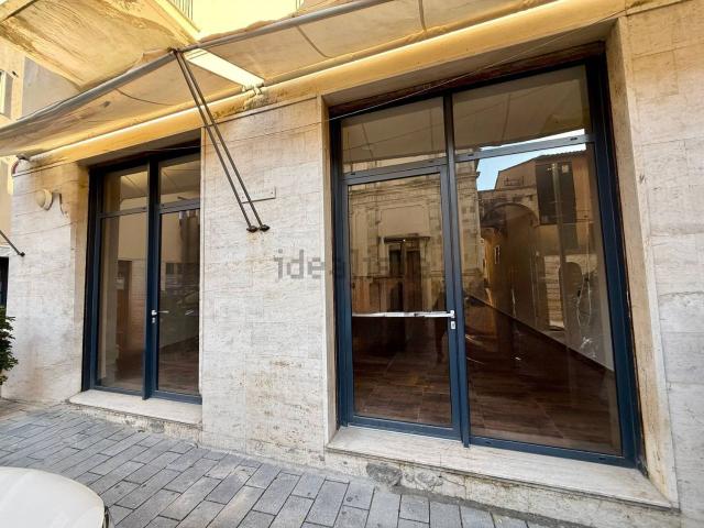 Locale in vendita di 103 m² in Via Giuseppe Mazzini
